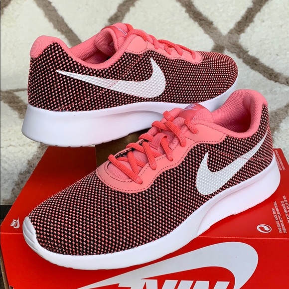 WMNS NIKE TANJUN black/white-pink gaze - Picture 5 of 16